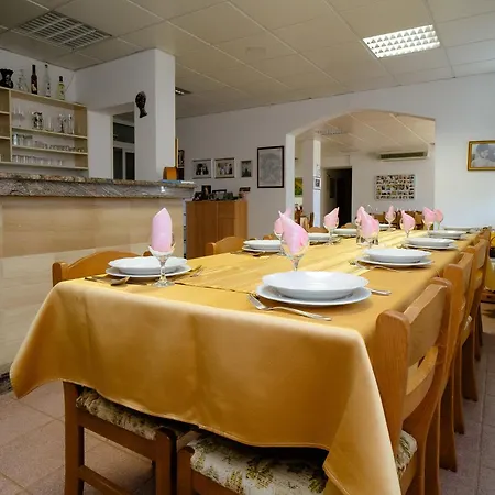 Πανσιόν Silvia *