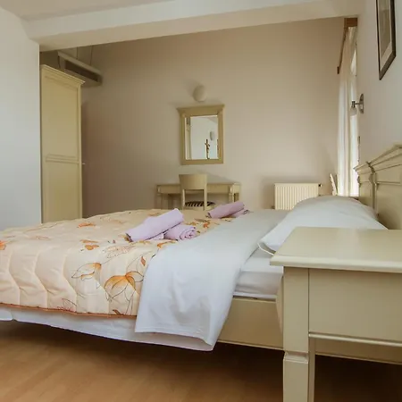 Silvia Πανσιόν Međugorje